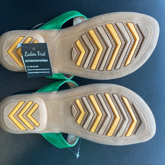 Handcrafted Green women slippers - Picture 4 of 4